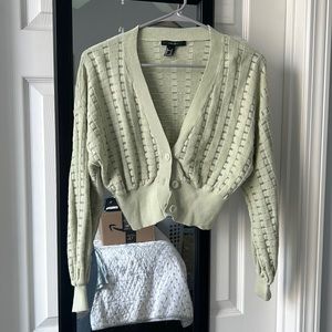 Light green buttoned cropped sweater